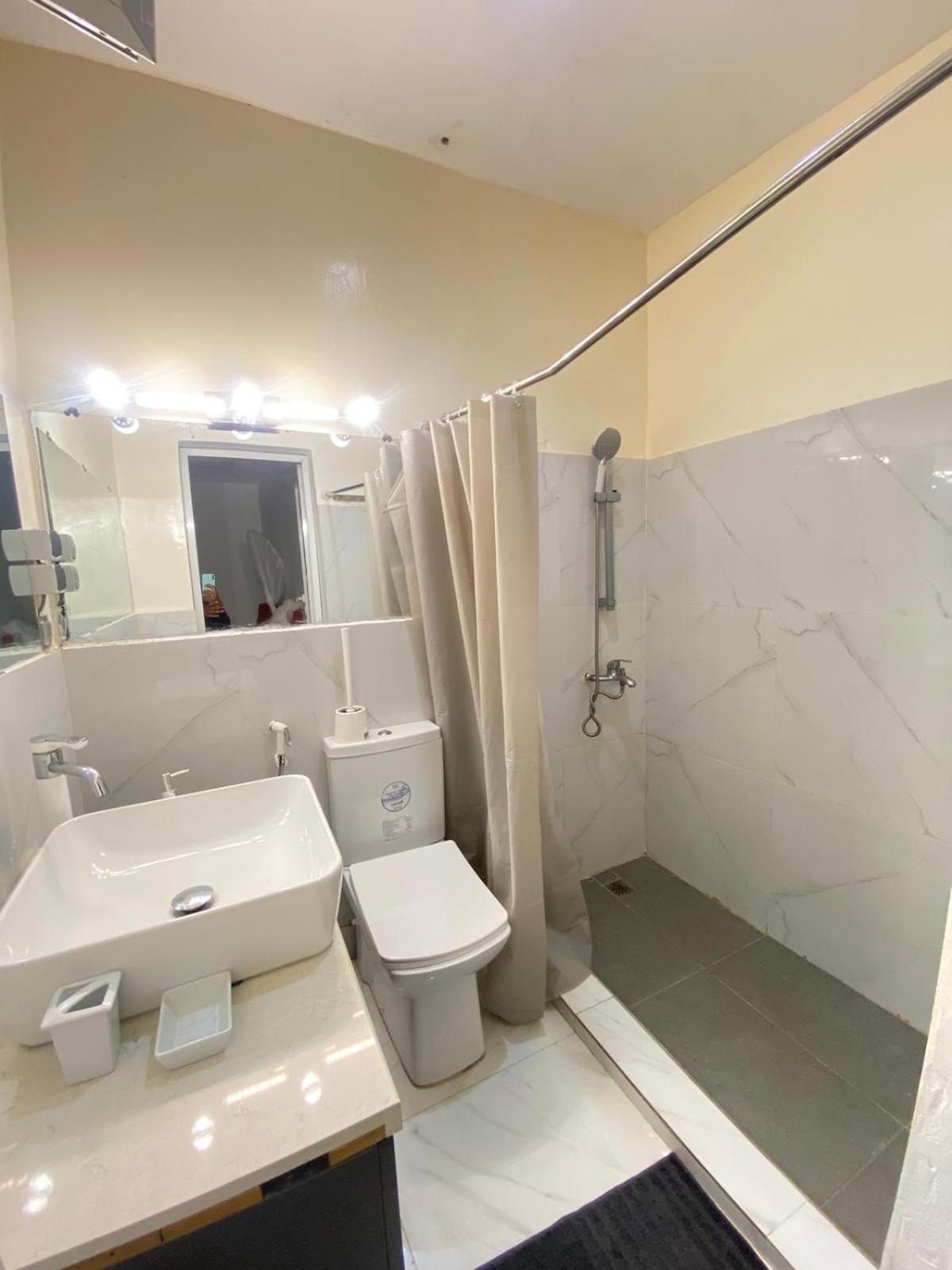 Appartement Luxe Idealement Situe A ダカール エクステリア 写真