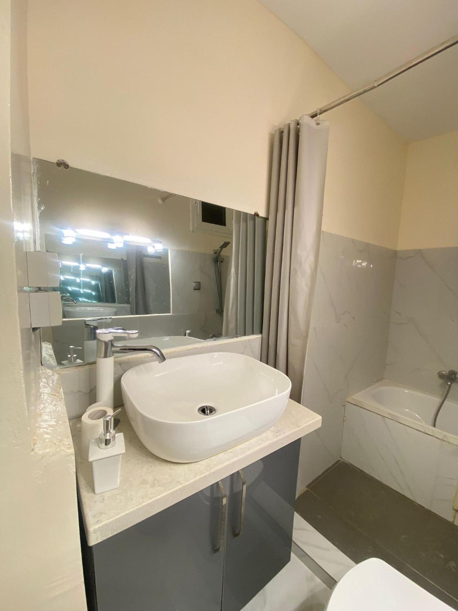 Appartement Luxe Idealement Situe A ダカール エクステリア 写真
